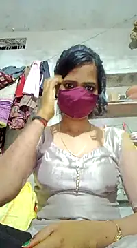 Snapshot of Pooja_cut chatting on 02.17.25 Pooja cut online show from 02.17.25