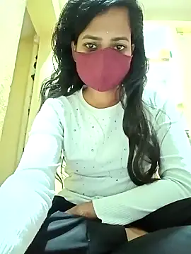 Snapshot of Pooja_cut chatting on 03.07.25 Pooja cut online show from 03.07.25