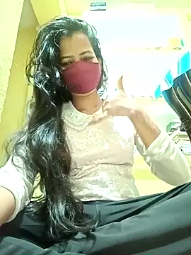 Snapshot of Pooja_cut chatting on 03.18.25 Pooja cut online show from 03.18.25