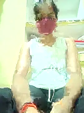 Snapshot of Pooja_cut chatting on 09.19.25 Pooja cut online show from 09.19.25