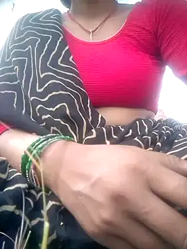 Snapshot of Amaya_Bajwa chatting on 10.11.25 Amaya Bajwa online show from 10.11.25