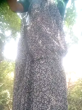 Snapshot of Amaya_Bajwa chatting on 10.18.25 Amaya Bajwa online show from 10.18.25