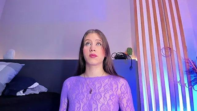 sara  jones gh online show from 09.22.25