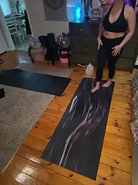 Snapshot of kittiekatieyogi chatting on 02.17.25 kittiekatieyogi online show from 02.17.25