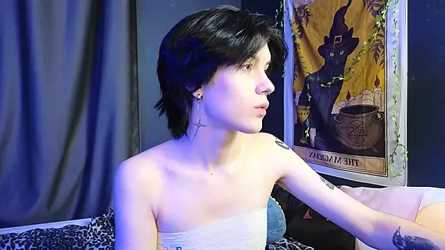 Snapshot of Hyeon_Jin chatting on 02.06.25 Hyeon Jin online show from 02.06.25