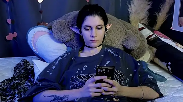 Snapshot of Hyeon_Jin chatting on 02.21.25 Hyeon Jin online show from 02.21.25