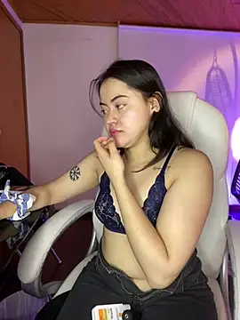 Snapshot of Camila_pinkk chatting on 05.19.26 Camila pinkk online show from 05.19.26