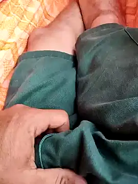 Snapshot of xandeenara25 chatting on 01.05.25 xandeenara25 online show from 01.05.25