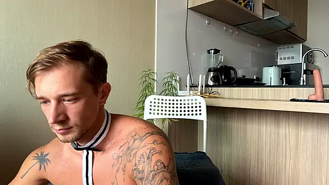 Snapshot of YourMarsLove chatting on 01.26.25 YourMarsLove online show from 01.26.25