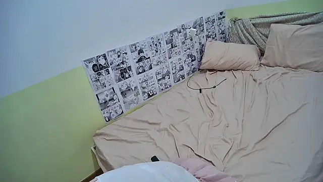 ashleyXthaur  online show from 02.10.25