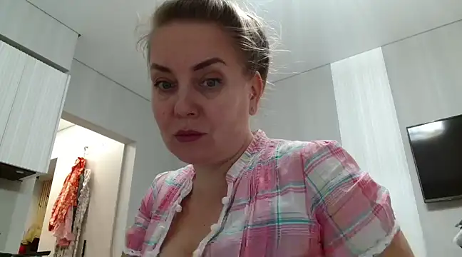 Snapshot of Lolawhite8 chatting on 03.22.25 Lolawhite8 online show from 03.22.25