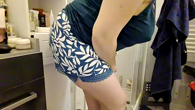 Snapshot of sweetinside_ chatting on 01.13.25 sweetinside online show from 01.13.25