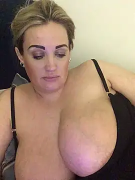 VikiiStoun online show from 03.11.25