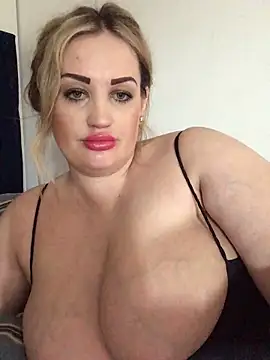 VikiiStoun online show from 03.14.25