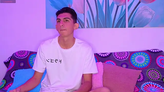 Ana and Leo online show from 12.17.25