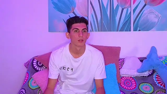 Ana and Leo online show from 12.21.25