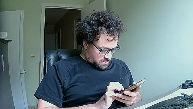 littlehairyman online show from 10.28.25