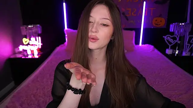 Marmeladkaaa online show from 11.06.25