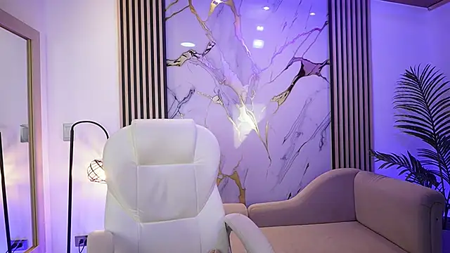 Emma Walkerr  online show from 04.14.26