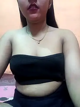 Snapshot of Eisha_20s chatting on 03.18.25 Eisha 20s online show from 03.18.25