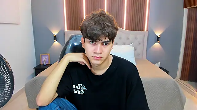 Tommy18   online show from 10.02.25