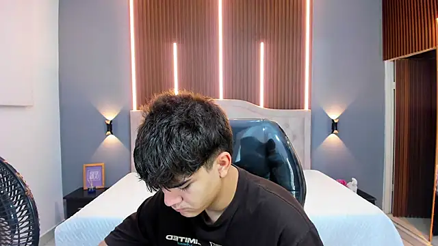 Tommy18   online show from 10.16.25