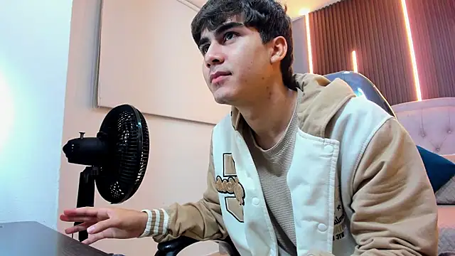 Tommy18   online show from 12.02.25