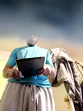 Snapshot of MrDaddyBbSnake chatting on 01.19.25 MrDaddyBbSnake online show from 01.19.25