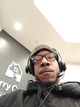 Snapshot of MrDaddyBbSnake chatting on 01.22.25 MrDaddyBbSnake online show from 01.22.25