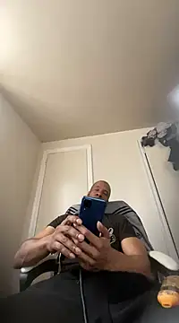 Snapshot of MrDaddyBbSnake chatting on 02.25.25 MrDaddyBbSnake online show from 02.25.25