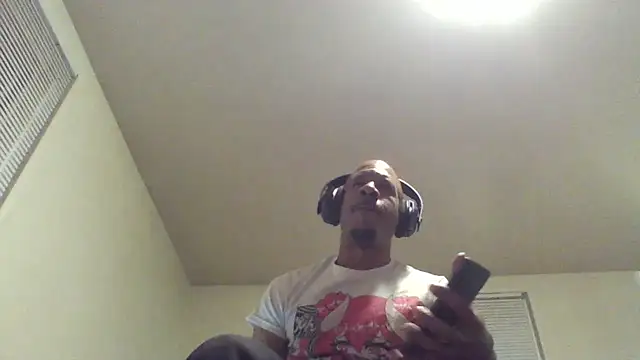 Snapshot of MrDaddyBbSnake chatting on 09.15.25 MrDaddyBbSnake online show from 09.15.25