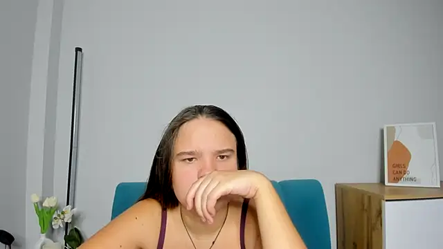 Snapshot of AdeleCruz chatting on 10.15.25 AdeleCruz online show from 10.15.25