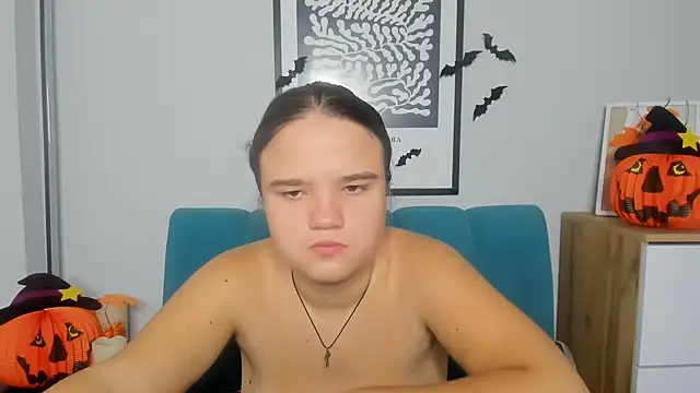 AdeleCruz online show from 10.25.25