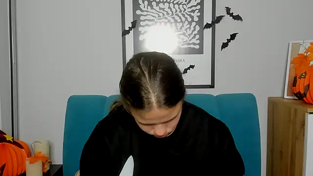 AdeleCruz online show from 11.02.25