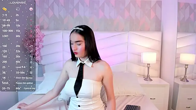 chelsea bolton  online show from 03.07.25