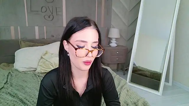 Snapshot of EmmaLawrens chatting on 02.23.25 EmmaLawrens online show from 02.23.25