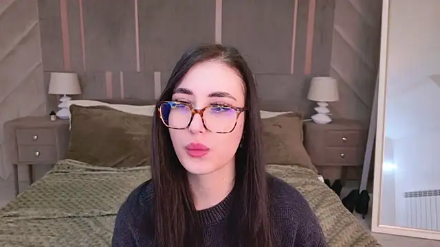 Snapshot of EmmaLawrens chatting on 03.11.25 EmmaLawrens online show from 03.11.25