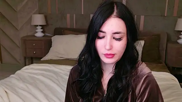 Snapshot of EmmaLawrens chatting on 09.13.25 EmmaLawrens online show from 09.13.25