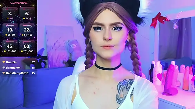 Emily  Mooree online show from 01.24.25