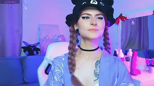 Emily  Mooree online show from 01.26.25