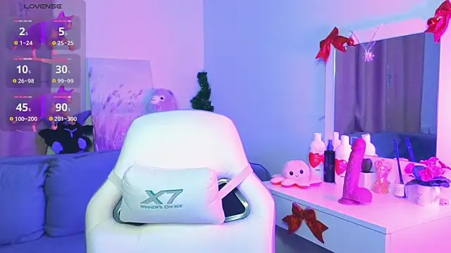 Emily  Mooree online show from 01.30.25