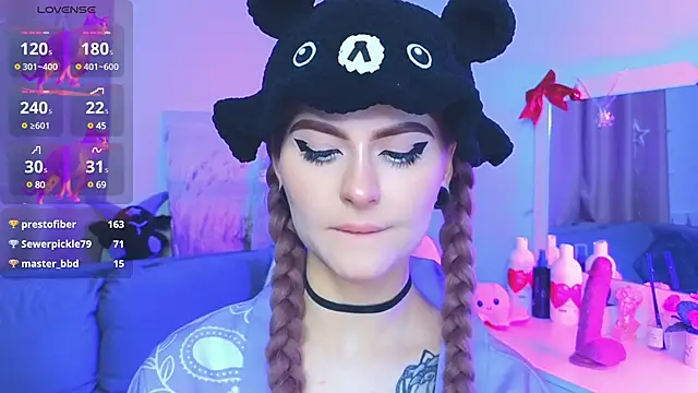 Emily  Mooree online show from 01.30.25