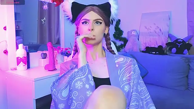 Emily  Mooree online show from 01.31.25