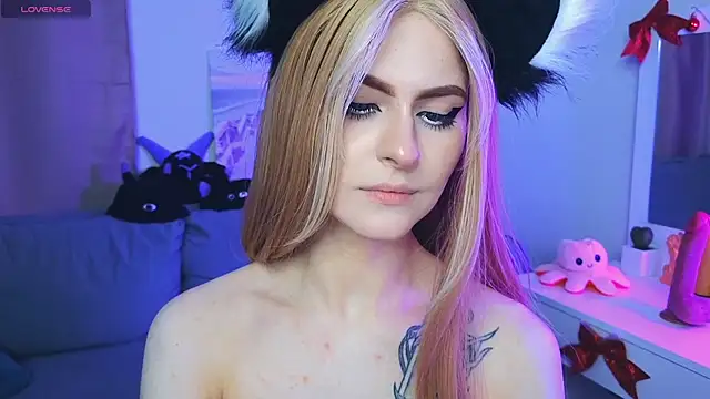 Emily  Mooree online show from 02.08.25