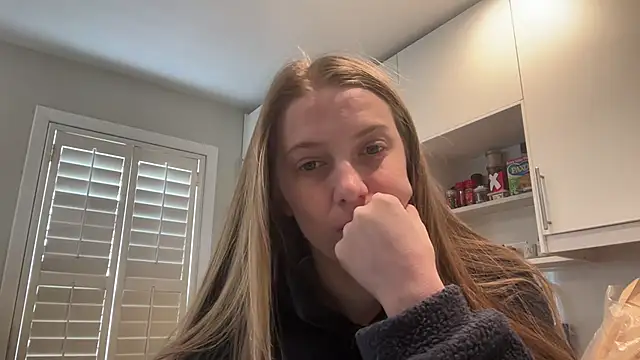 Ella-82 online show from 02.24.25