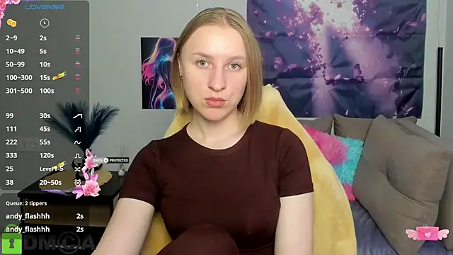 Snapshot of BeautyBlondy chatting on 05.18.26 BeautyBlondy online show from 05.18.26