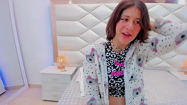 MiaQueen021 online show from 01.22.25