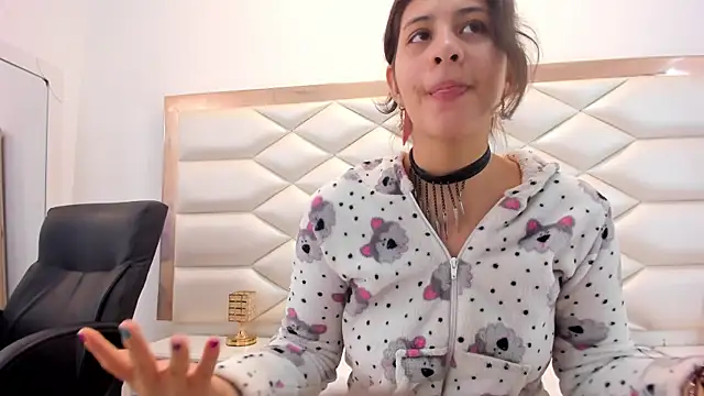 MiaQueen021 online show from 02.06.25