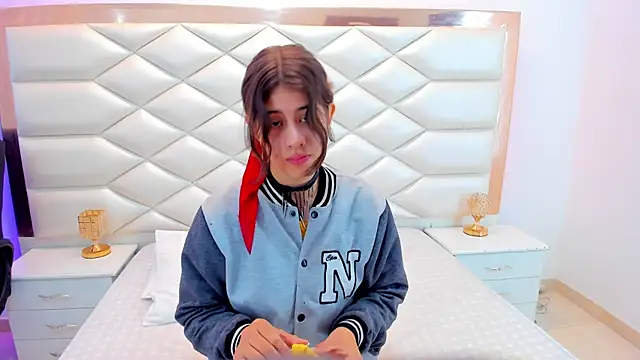 MiaQueen021 online show from 02.10.25