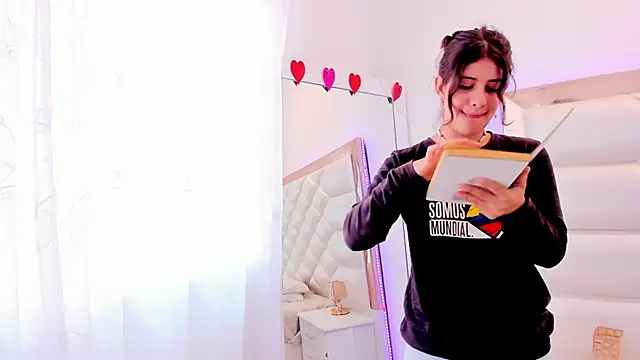 MiaQueen021 online show from 02.19.25